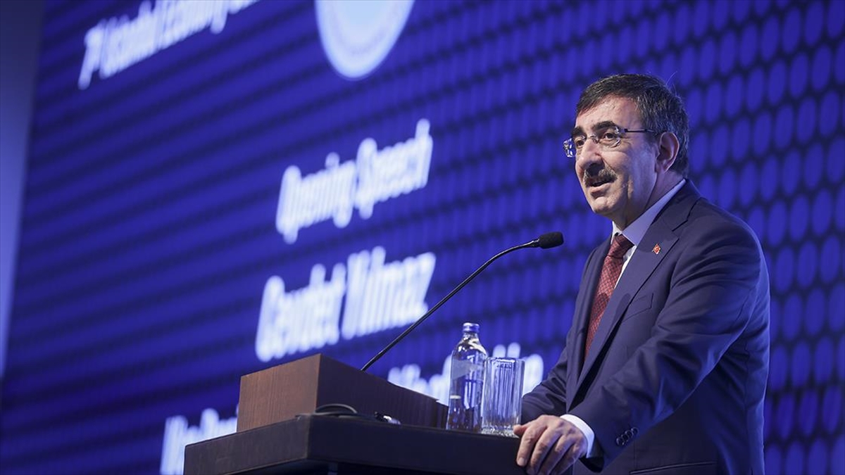 Cumhurbaşkanı Yardımcısı Yılmaz "Enflasyonla mücadelemizin aylık etkilerini görmeye başladık. Yıllık