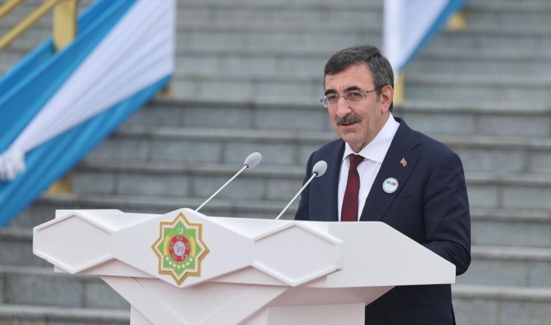 Cumhurbaşkanı Yardımcısı Yılmaz: Ülkemizin Türkmenistan'daki yatırımları 147 milyon dolar seviyesine ulaşmıştır Cumhurbaşkanı Yardımcısı Yılmaz, "Müteahhitlerimiz bugüne kadar Türkmenistan'da 51 milyar dolar