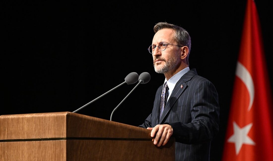 Cumhurbaşkanlığı İletişim Başkanı Altun, “Deprem ile ilgili özellikle medya kuruluşlarımızın