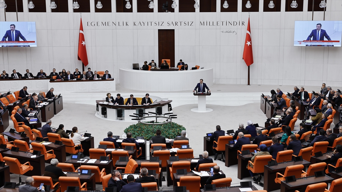 TBMM (AA) – Genel Kurulda, b&uuml;t&ccedil;e &uuml;zerindeki konuşmaların ardından soru-cevap