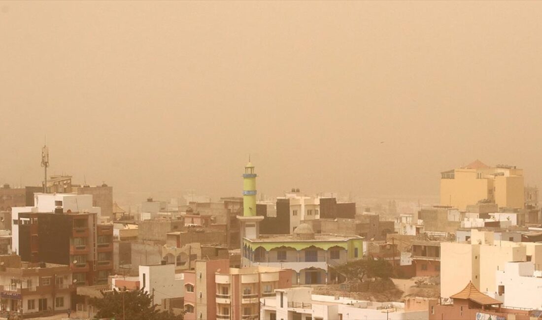Senegal'de başkent Dakar başta olmak üzere ülkenin neredeyse tamamı toz