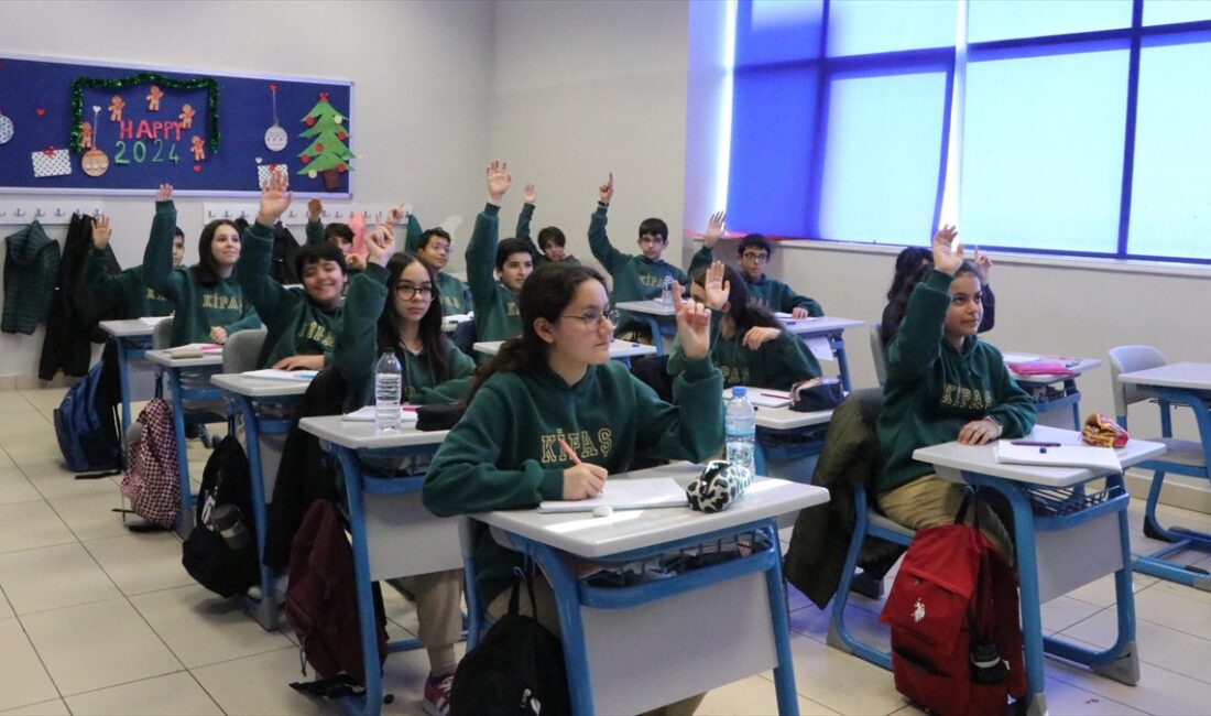 Felaketten etkilenen dört kent ve Gaziantep'in iki ilçesindeki özel okullarda