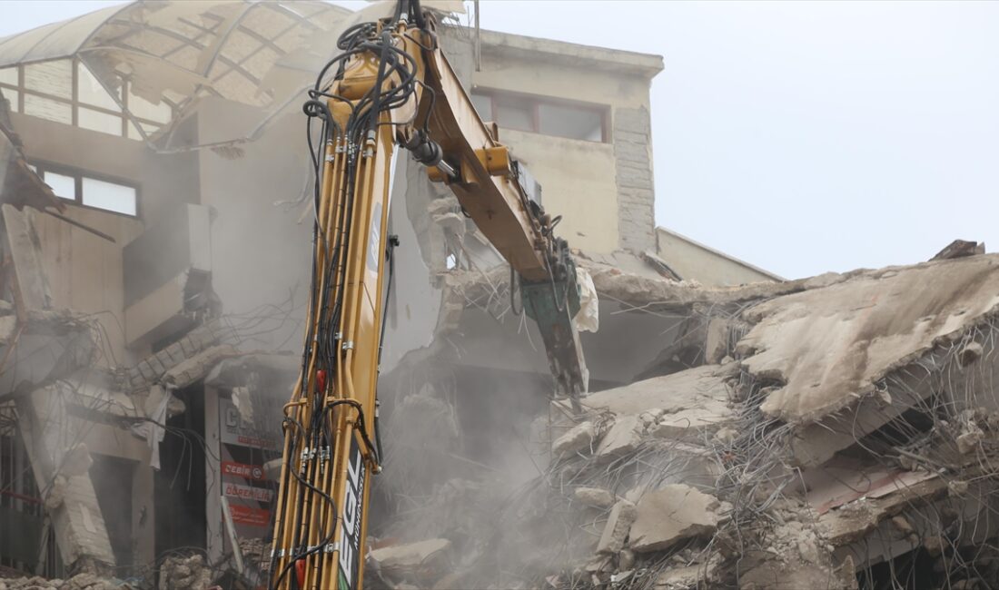 Kahramanmaraş'ta 6 Şubat'taki depremde yıkılan Said Bey Sitesi A Blok'ta