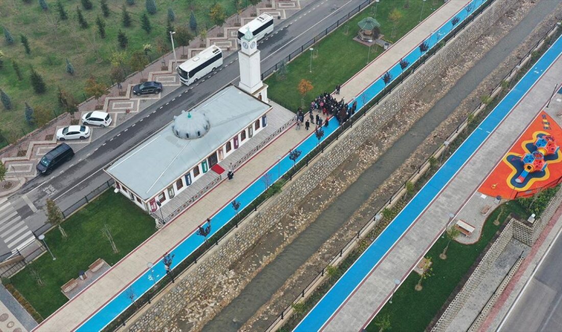 Dere ıslahıyla hayata geçirilen “Kanal İnegöl” ilçenin yeni sosyal yaşam alanı oldu Bursa'nın İnegöl ilçesinde belediye tarafından hayata geçirilen proje kapsamında dere