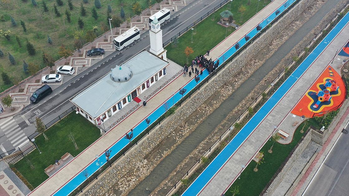 Bursa'nın İnegöl ilçesinde belediye tarafından hayata geçirilen proje kapsamında dere