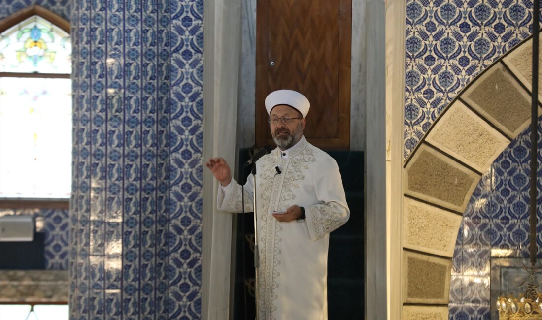 RİZE (AA) – Diyanet İşleri Başkanı Ali Erbaş, Rize'de Sahil