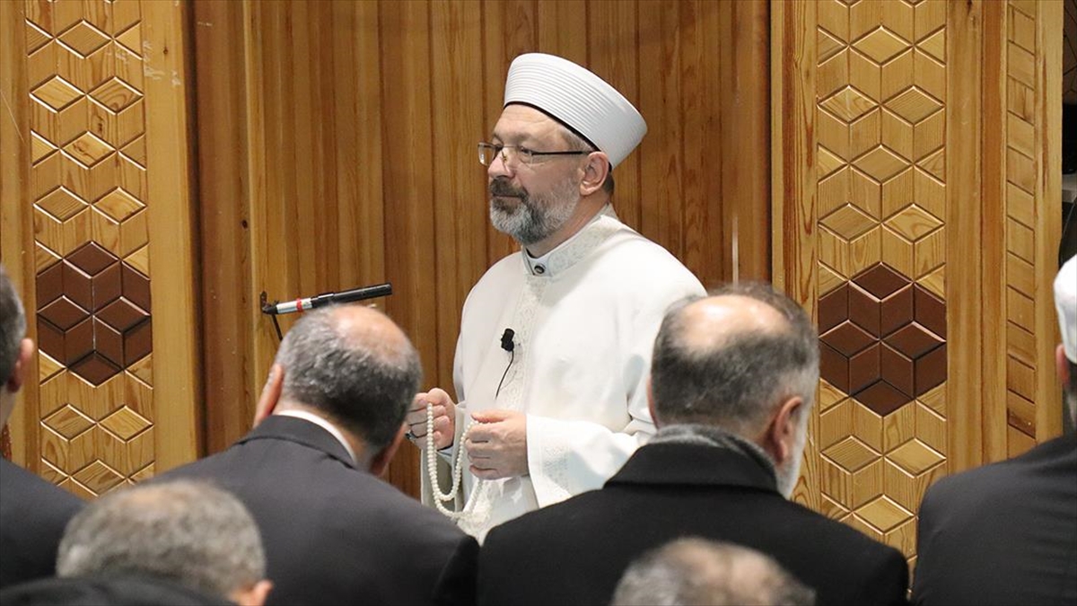 Diyanet İşleri Başkanı Ali Erbaş, Fransa'da sabah namazı sonrası şehit