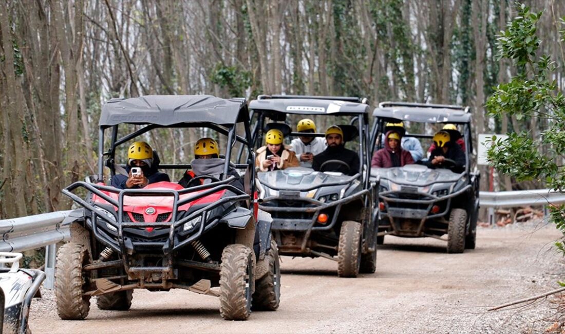 Türkiye'nin önemli turizm merkezlerinden Kartepe'de düzenlenen ATV turları, bölgenin doğal