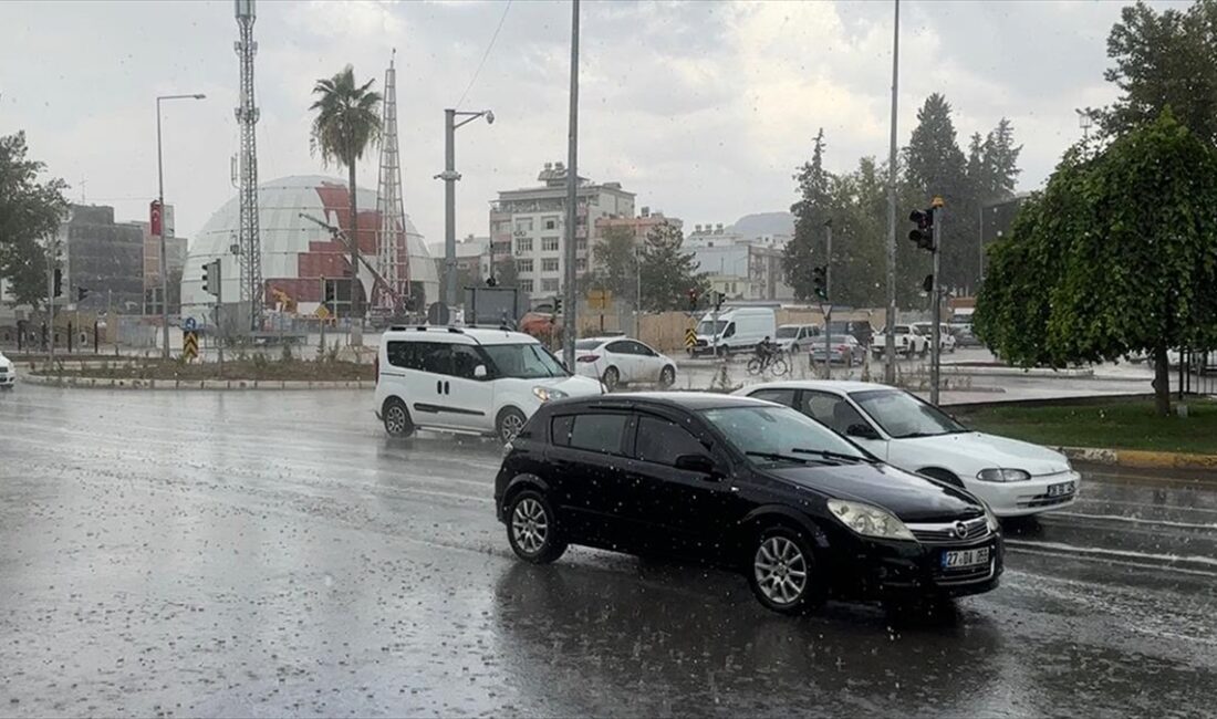 Doğu Anadolu'nun batısında kuvvetli yağış beklendiği bildirildi.