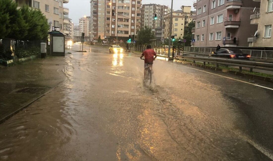 Doğu Karadeniz için kuvvetli sağanak ve yüksek kesimlerde yoğun kar