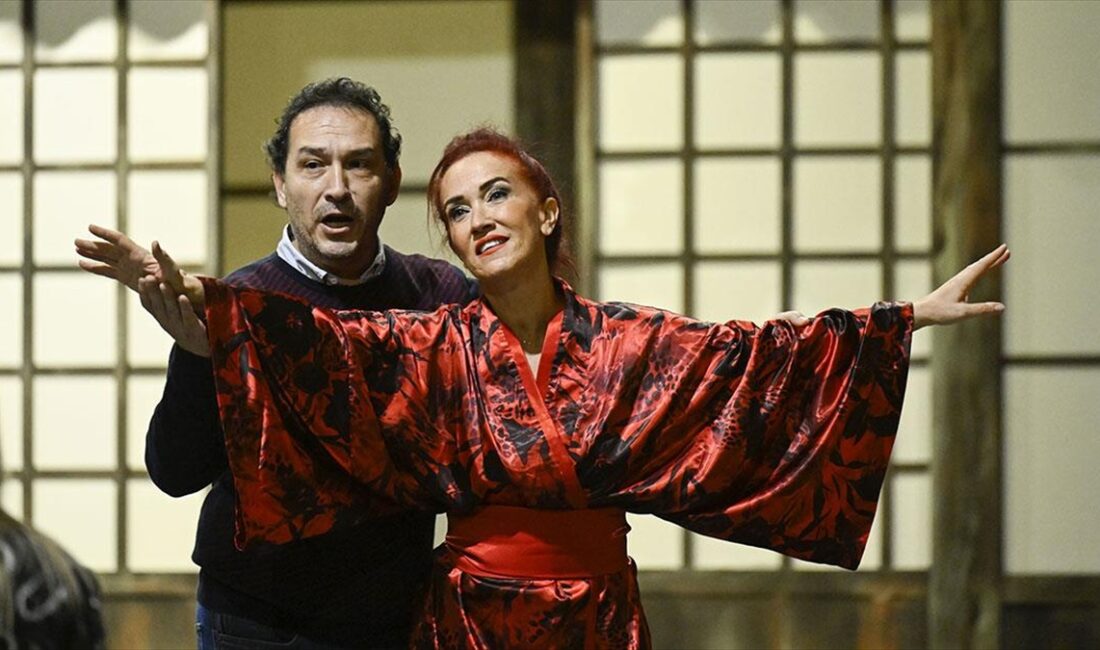 Ankara Devlet Opera ve Balesi, Türkiye'de ilk kez 1941'de sahnelenen,