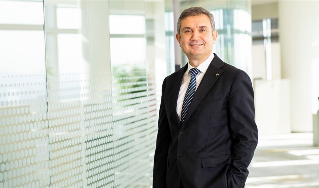 Eczacıbaşı Topluluğu Üst Yöneticisi (CEO) Atalay Gümrah, 2024'te yüzde 10