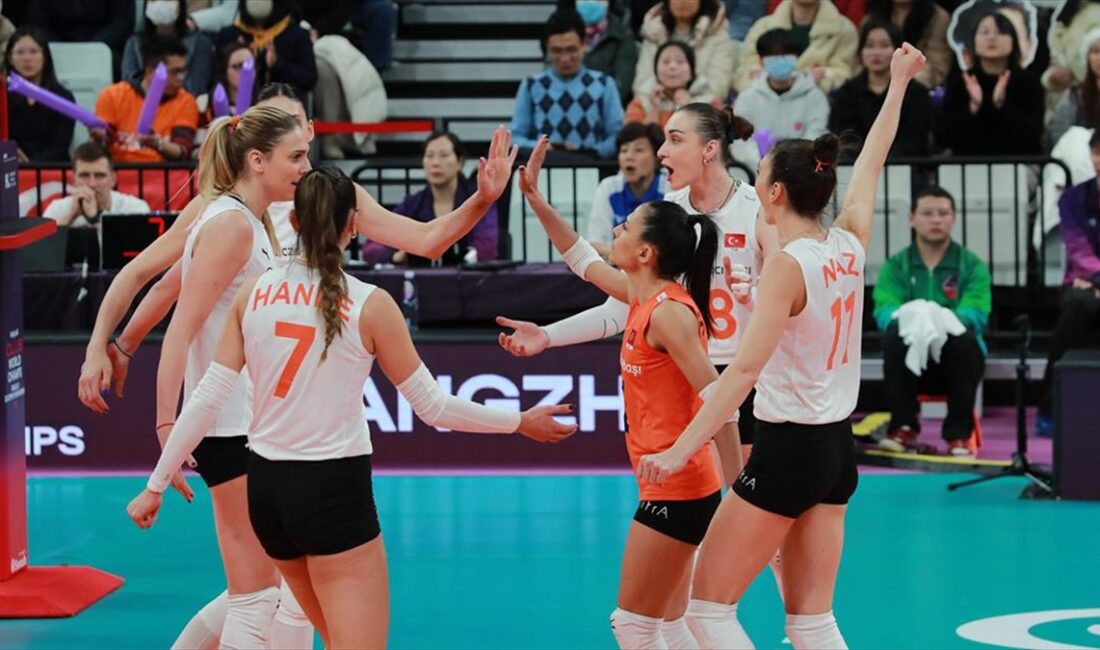 Voleybol FIVB Kadınlar Dünya Kulüpler Şampiyonası finalinde VakıfBank'ı 3-2 mağlup