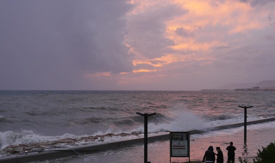 Ege'nin kuzeyi için fırtına uyarısı Ege'nin kuzeyinde yarın fırtına etkili olacak.