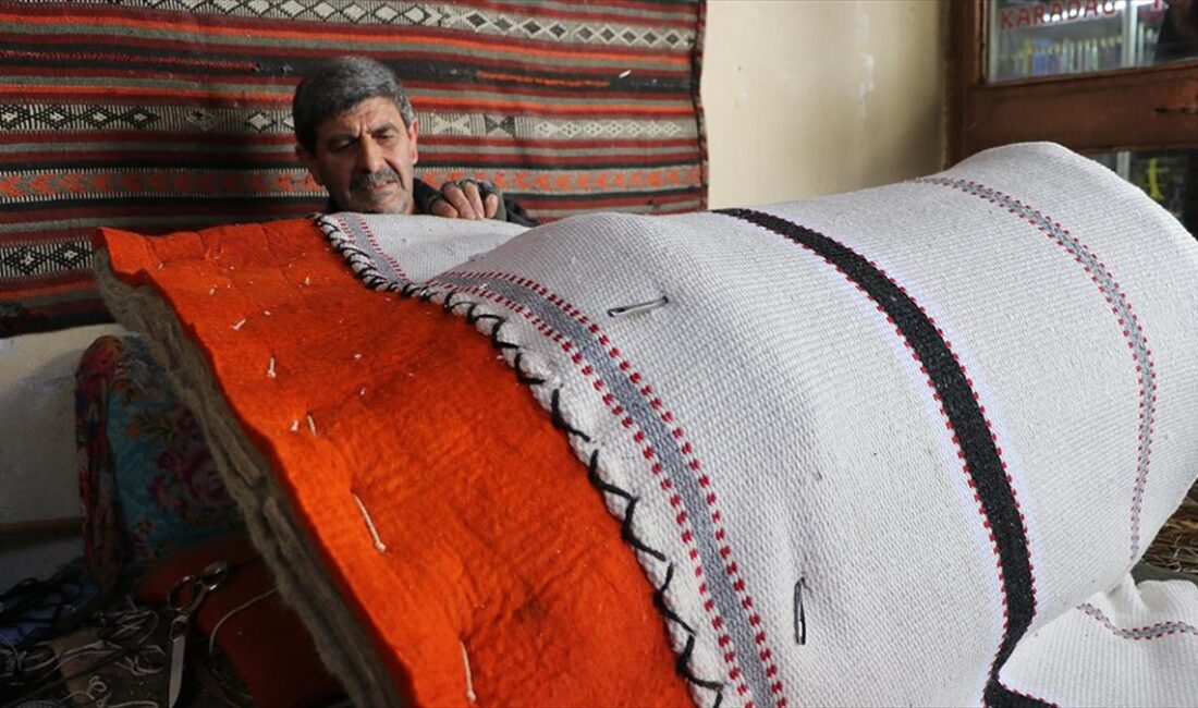 Elazığ'da palancılık mesleğinin son temsilcisi olan Metin Dalbul, 43 yıldır