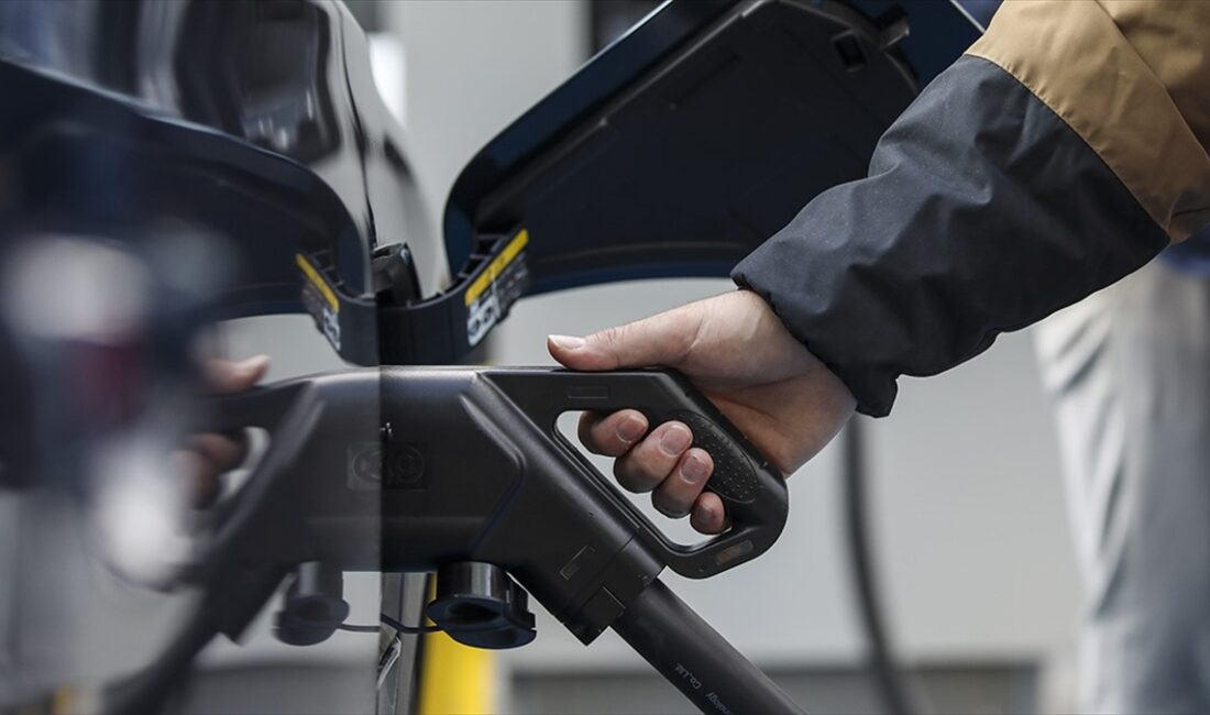 Veriler ve gelişmeler, dünyada da yaygınlaşmakta olan elektrikli ve hibrit