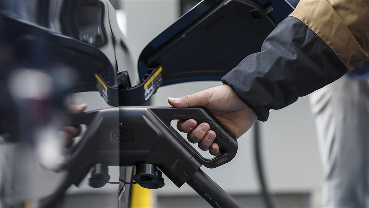 Veriler ve gelişmeler, dünyada da yaygınlaşmakta olan elektrikli ve hibrit