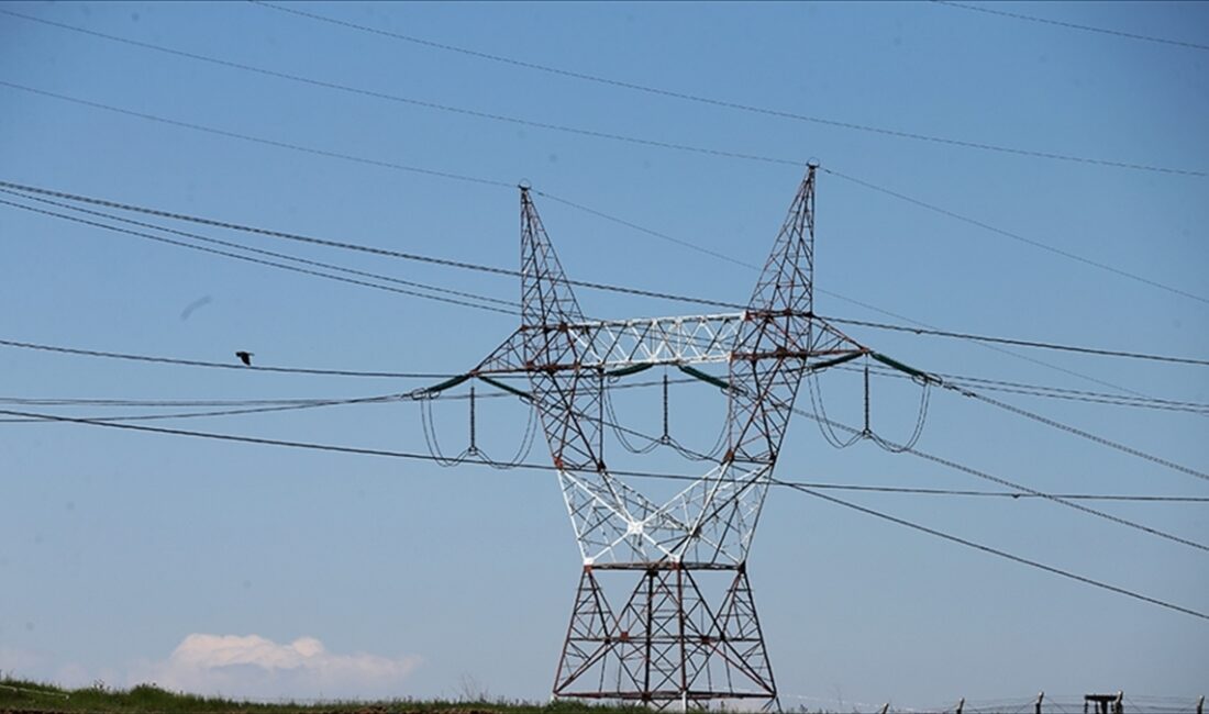 Elektrikte serbest tüketici limiti, 2024'te 950 kilovatsaat olarak uygulanacak.