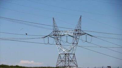 Elektrikte serbest tüketici limiti, 2024'te 950 kilovatsaat olarak uygulanacak.