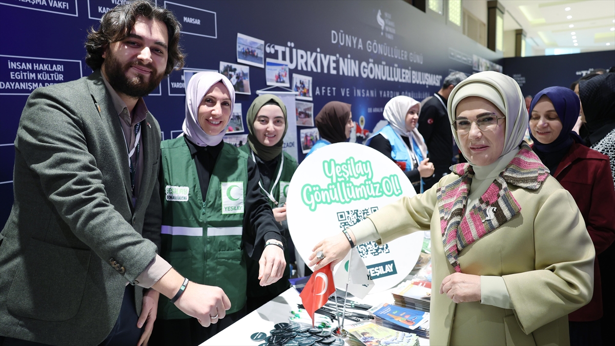 Emine Erdoğan, Şule Yüksel Şenler Vakfı'nın düzenlediği "Türkiye'nin Gönüllüleri Buluşması"nda,