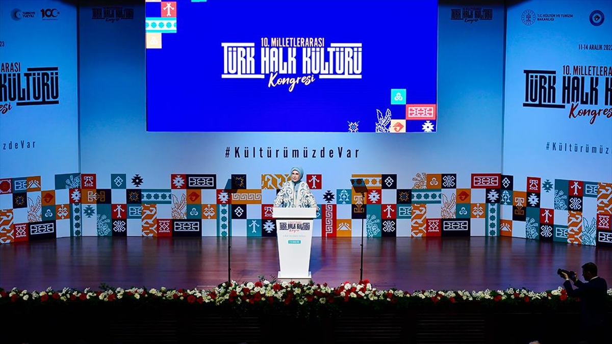 Emine Erdoğan, Osmanlı döneminde üç dinin mensuplarının barış içerisinde yaşadığı