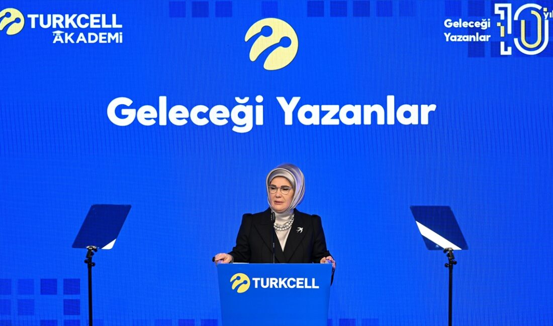 Emine Erdoğan, "Savunma sanayii, enerji, finans, sağlık, eğitim gibi her