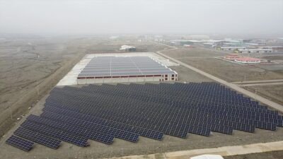 Erzincan'da enerjisini güneşten alan bir fabrikada atık orman ürünleri, biyokütle