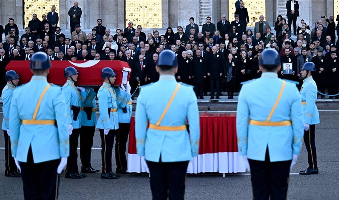 Vefat eden Eski Çalışma ve Sosyal Güvenlik Bakanı Yaşar Okuyan
