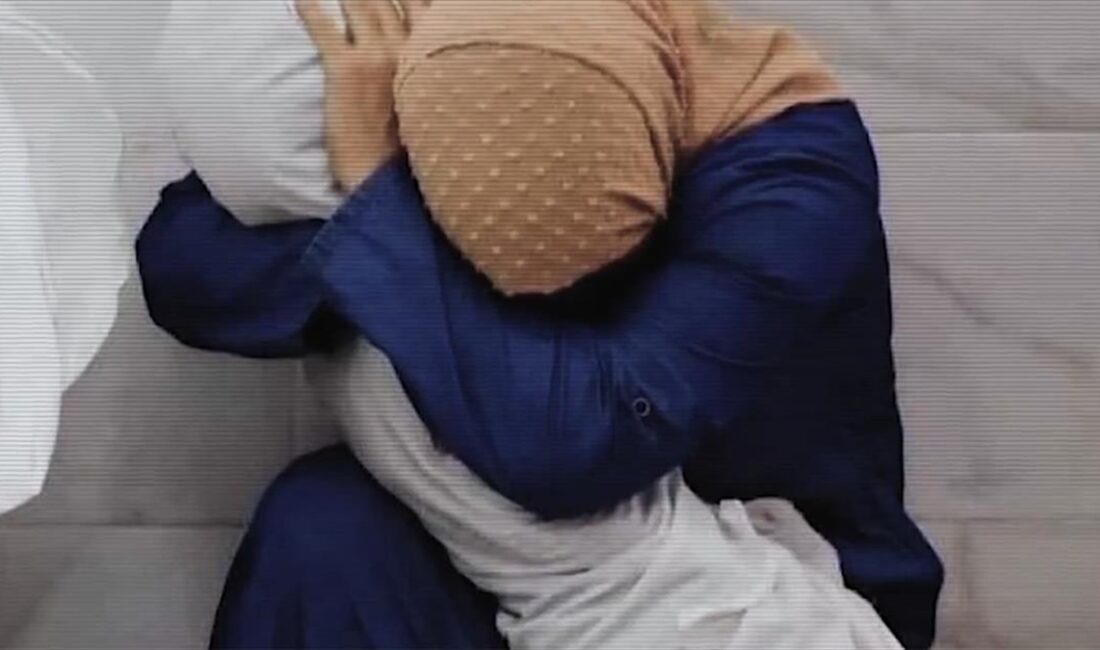 Şair ve sunucu Esra Elönü'nün Gazzeli masum bebekler için yazdığı