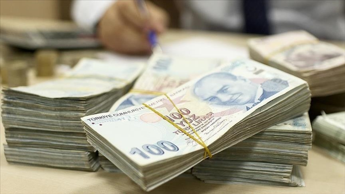 Aile ve Sosyal Hizmetler Bakanı Mahinur Özdemir Göktaş, evlerinde bakılan