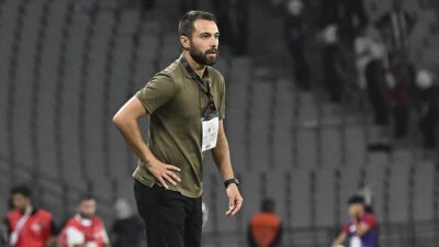 İSTANBUL (AA) – Kul&uuml;pten yapılan a&ccedil;ıklamada, “Kul&uuml;b&uuml;m&uuml;zde futbolcu, yardımcı antren&ouml;r