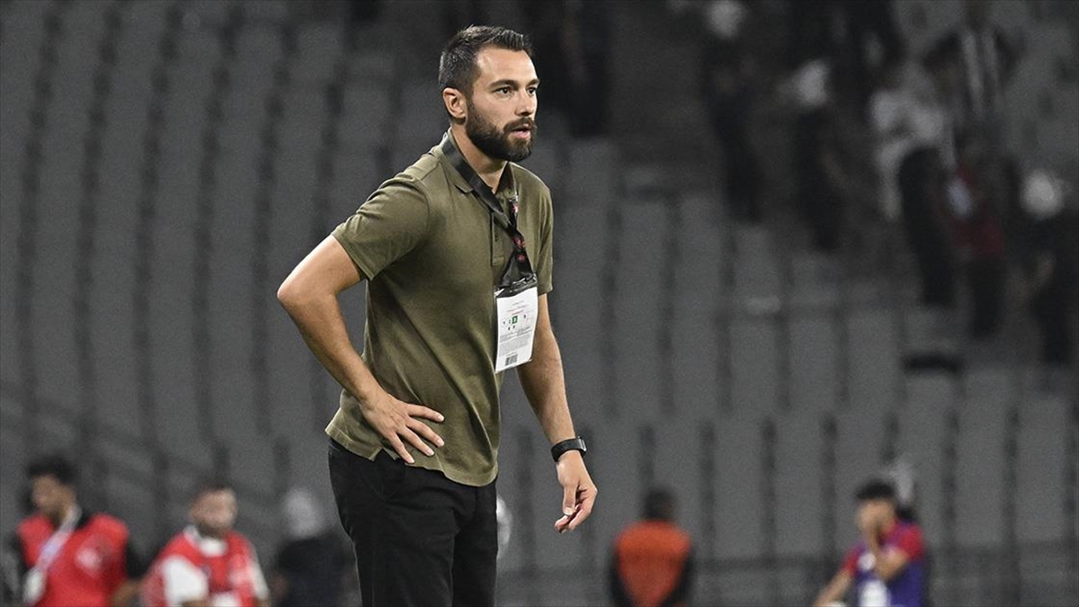 İSTANBUL (AA) – Kulüpten yapılan açıklamada, “Kulübümüzde futbolcu, yardımcı antrenör
