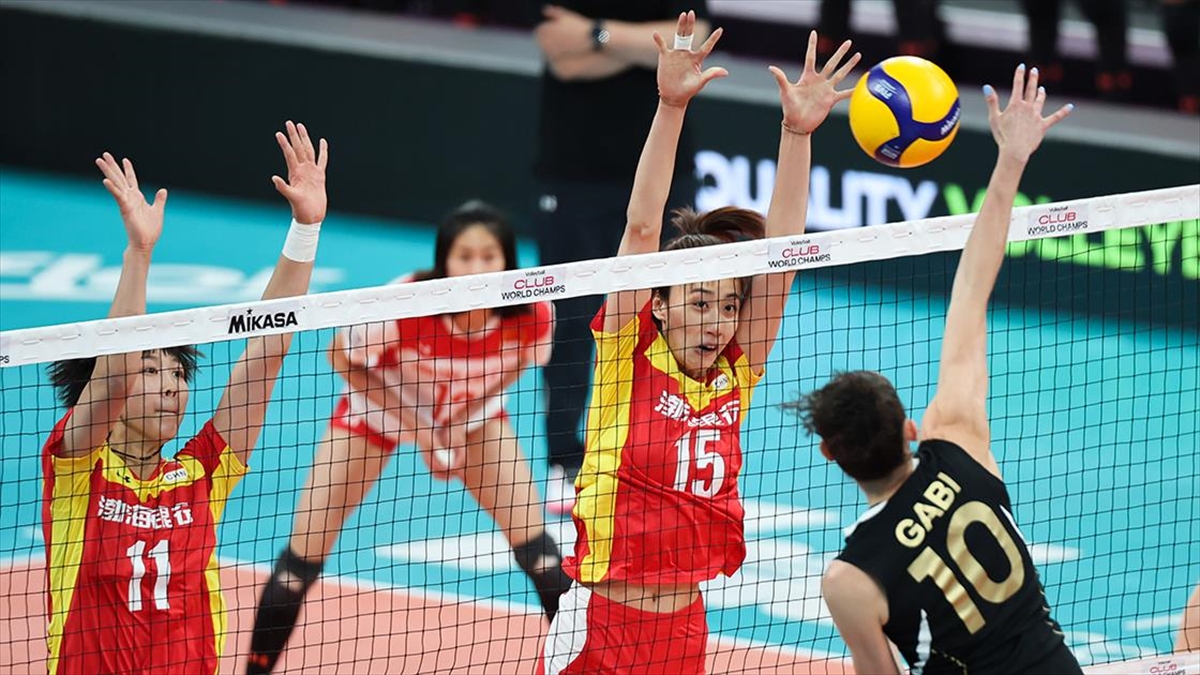 Voleybol FIVB Kadınlar Dünya Kulüpler Şampiyonası'nın üçüncülük maçında Çin ekibi