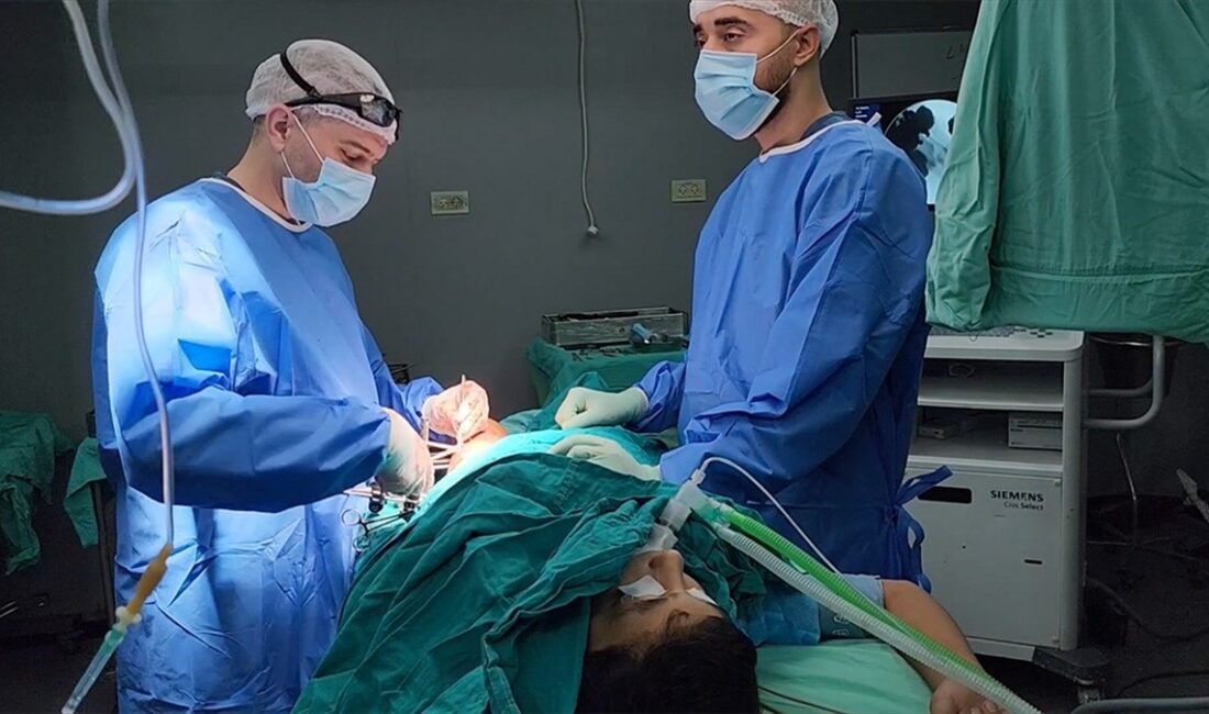 Filistin asıllı İngiliz Doktor Basil Bedir, "Gazze Şeridi'ndeki doktorlar gerçek