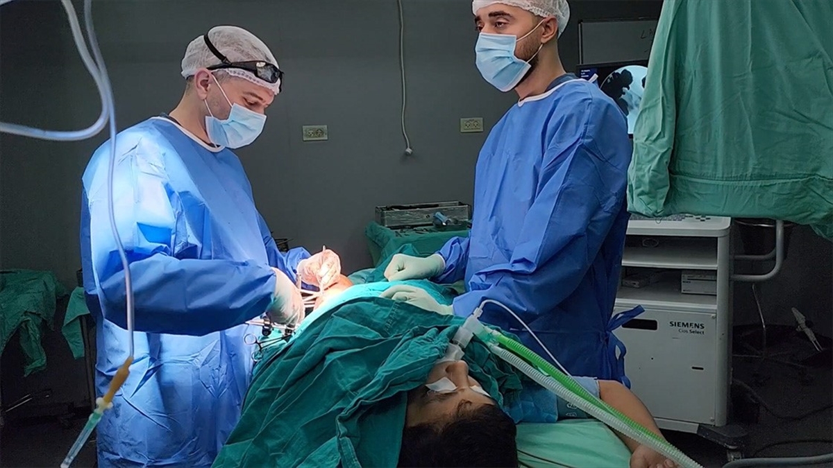 Filistin asıllı İngiliz Doktor Basil Bedir, "Gazze Şeridi'ndeki doktorlar gerçek