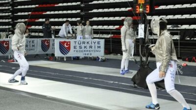 ANTALYA (AA) – Eskrimde, Gençler Kılıç Dünya Kupası, Antalya'da başladı.