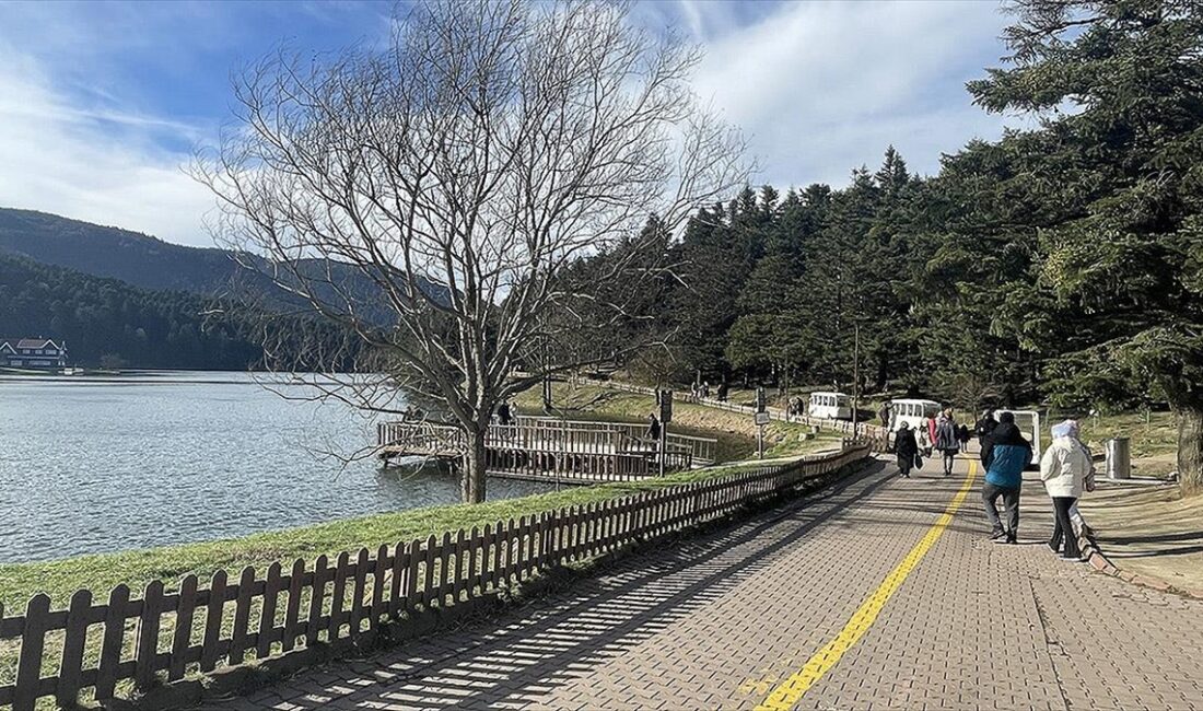 Bolu'nun doğal güzellikleriyle ünlü Gölcük Tabiat Parkı, hafta sonu günübirlik