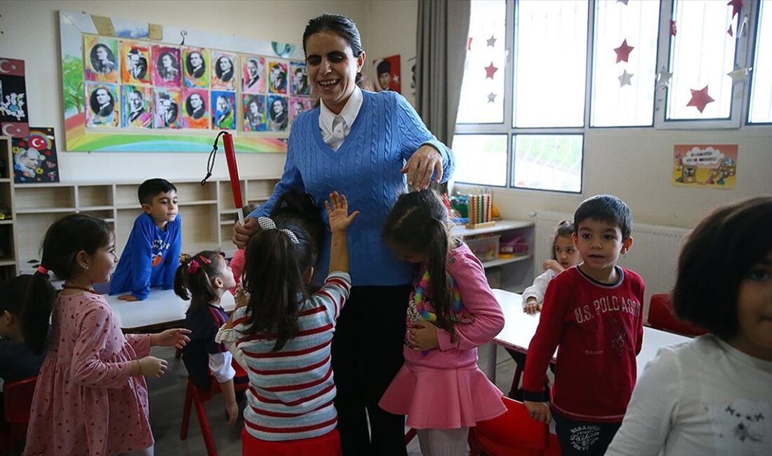 Karaman'da köyde doğup büyüyen ve 10 yaşında eğitim hayatıyla tanışan