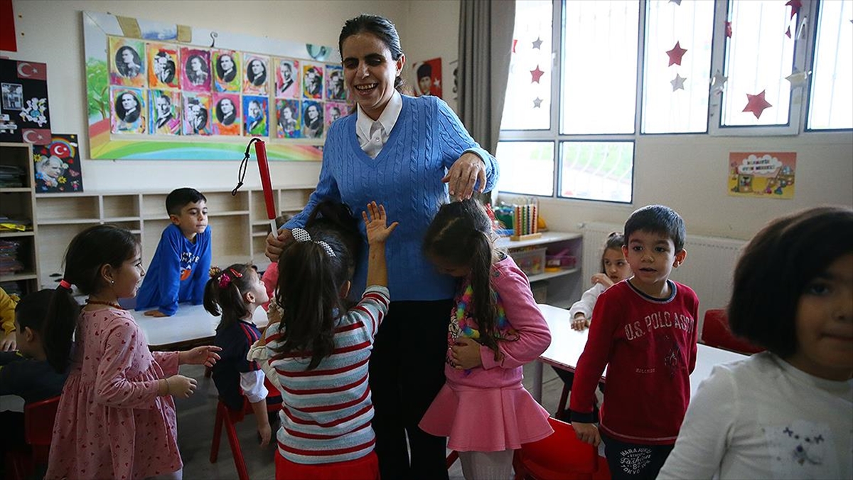 Karaman'da köyde doğup büyüyen ve 10 yaşında eğitim hayatıyla tanışan