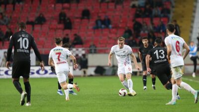 Trendyol Süper Lig'in 14. haftasında Atakaş Hatayspor ile Bitexen Antalyaspor