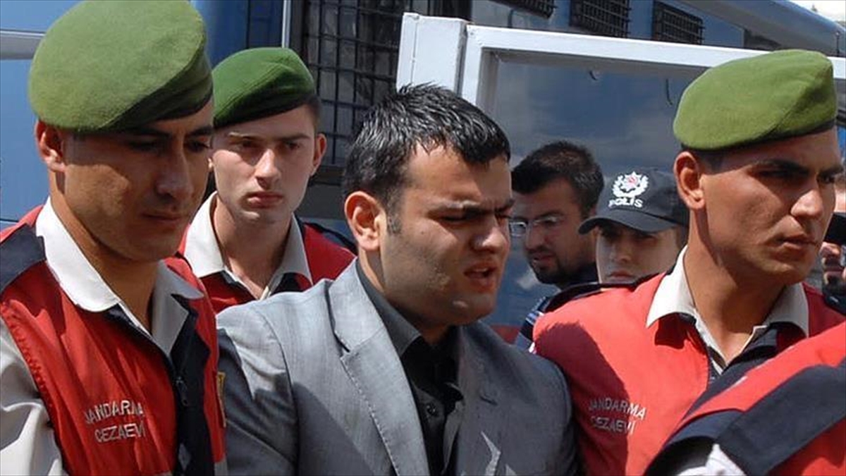 Hrant Dink cinayetinin tetikçisi Ogün Samast'ın, FETÖ kapsamında "silahlı terör