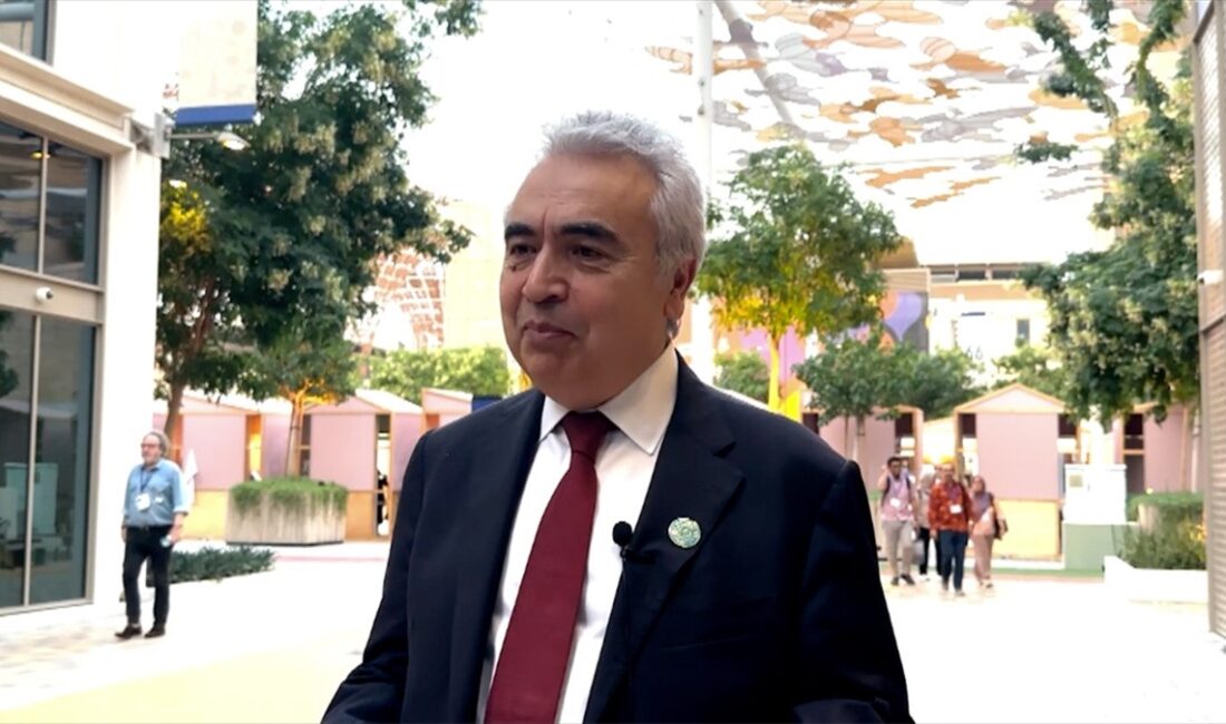IEA Başkanı Birol, Dubai'deki iklim müzakerelerini AA'ya değerlendirdi Uluslararası Enerji Ajansı (IEA) Başkanı Fatih Birol, "(Yenilenebilir enerji kapasitesinin