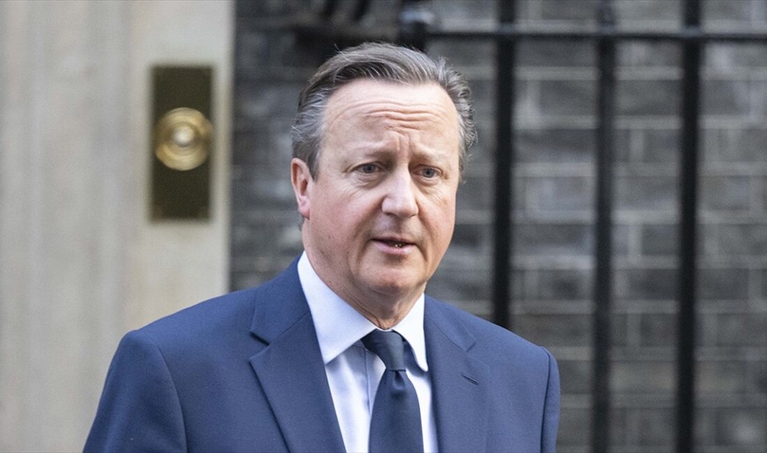 İngiltere'de bir grup Muhafazakar Parti milletvekili, Dışişleri Bakanı David Cameron'a