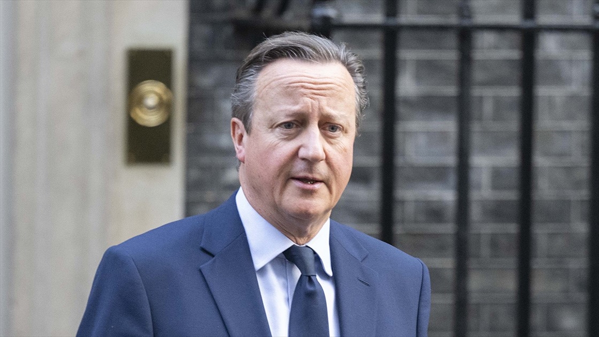 İngiltere'de bir grup Muhafazakar Parti milletvekili, Dışişleri Bakanı David Cameron'a