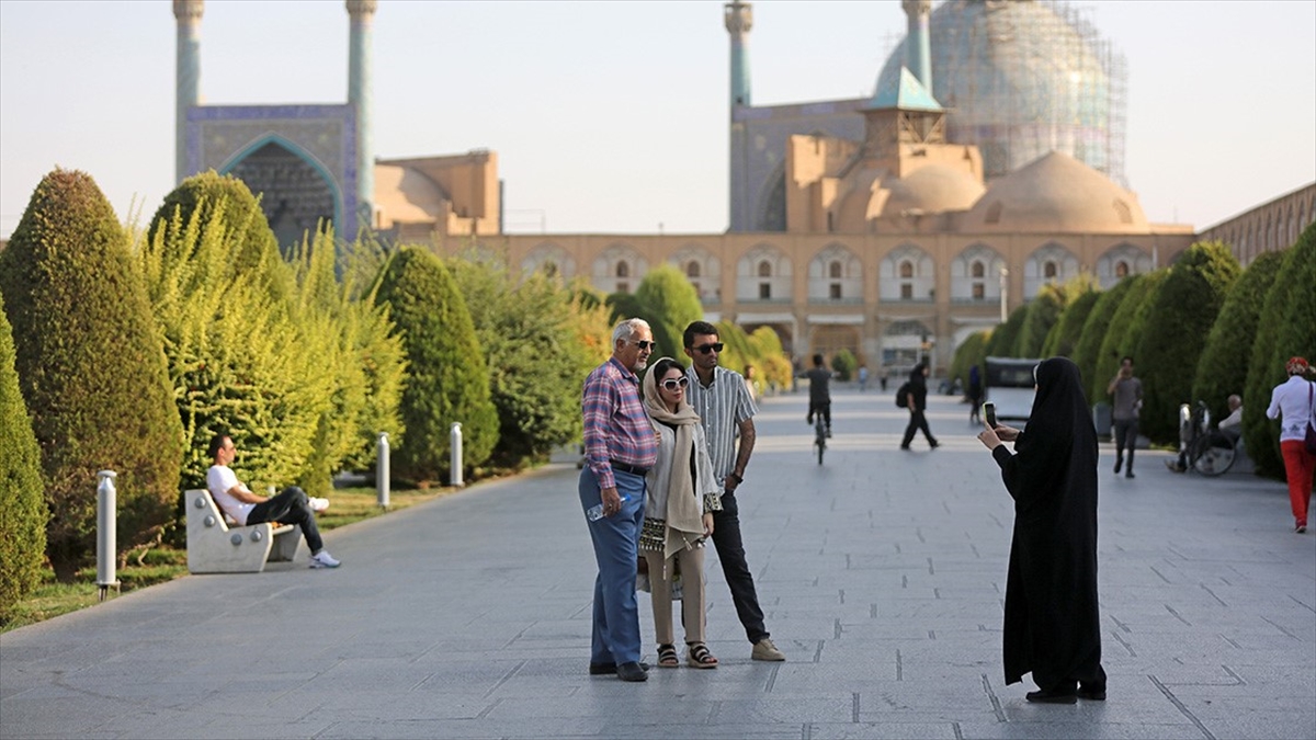 İran, turizmi canlandırmak hedefiyle 32 ülkeyle vizeyi tek taraflı kaldırma