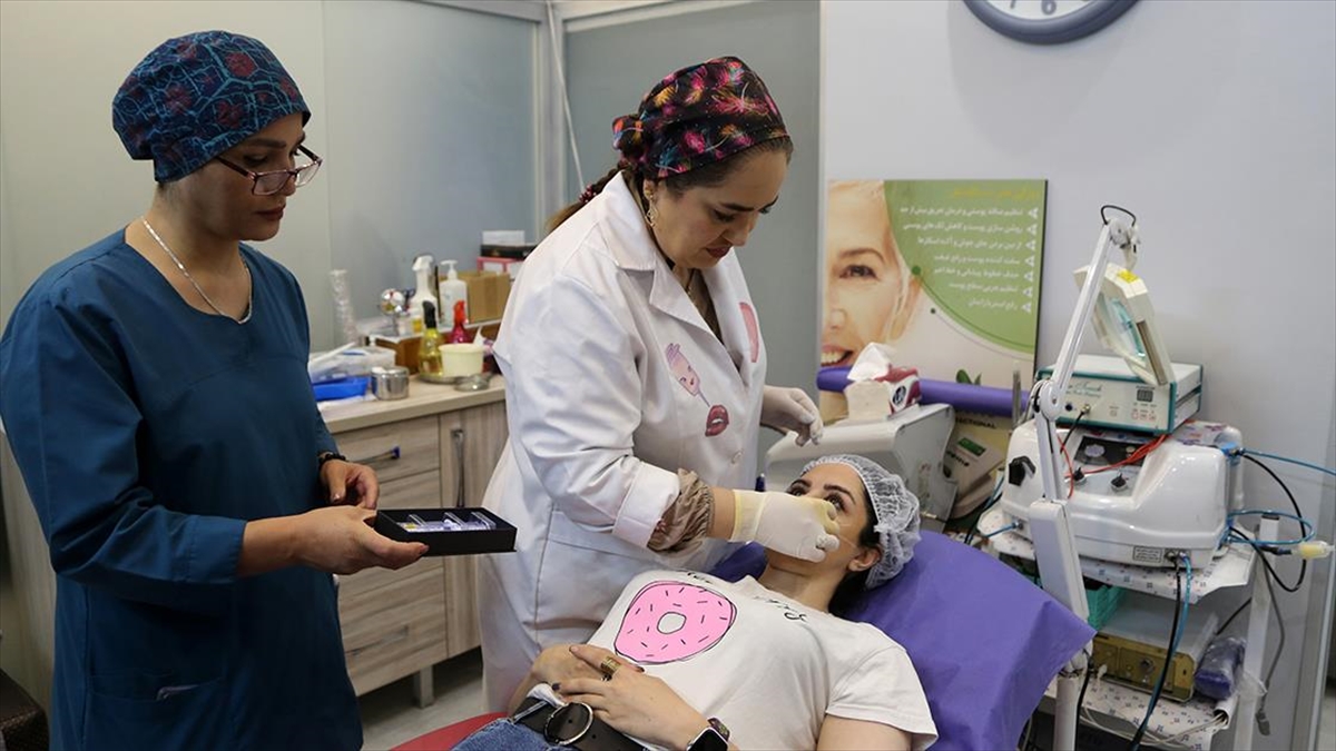 İran'da, son yıllarda artış gösteren estetik ameliyatlar, "Batılı ünlülere benzeme"
