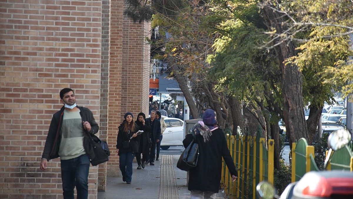 Yeni yıla dünyanın farklı coğrafyalarındaki insanlar gibi yeni umutlarla girmeye