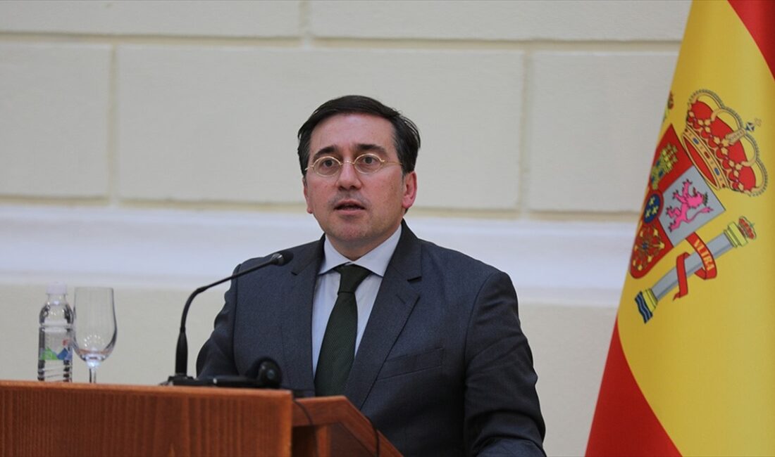 İspanya Dışişleri Bakanı Jose Manuel Albares, İsrail'in saldırıları altındaki Gazze