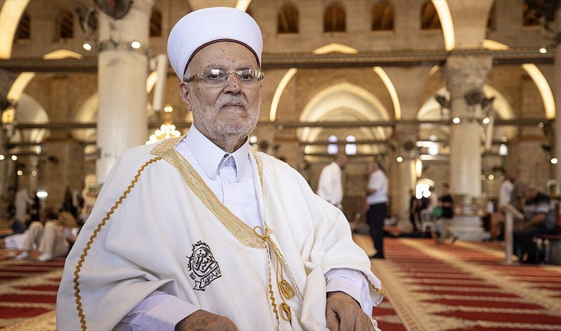 İsrail, Mescid-i Aksa İmam Hatibi Şeyh İkrime Sabri'nin işgal altındaki