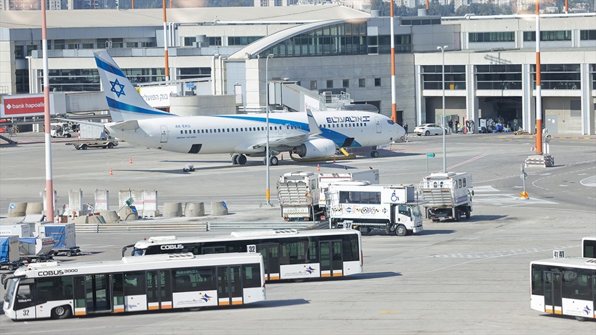 Tel Aviv'deki Ben Gurion Havalimanı, Gazze'ye saldırılarla birlikte büyük bir